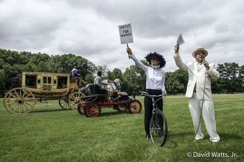 Collings Foundation - Race of the Century - Race nr. 1: 1867 Concord stagecoach (driven by Chip *****), 1904 Franklin Type A Roadster (driven by Rob Collings), and a suffragette bicyclist (Kim Hull)